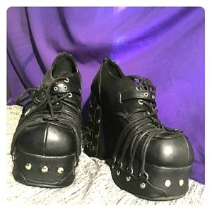 Demonia Platforms